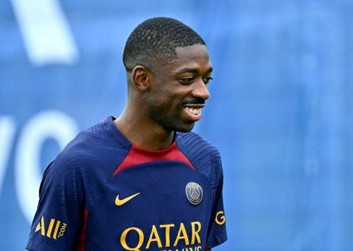 Atacante Dembélé em treino do PSG