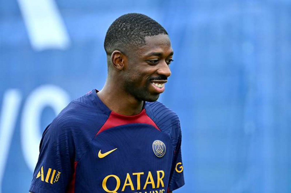 Atacante Dembélé em treino do PSG