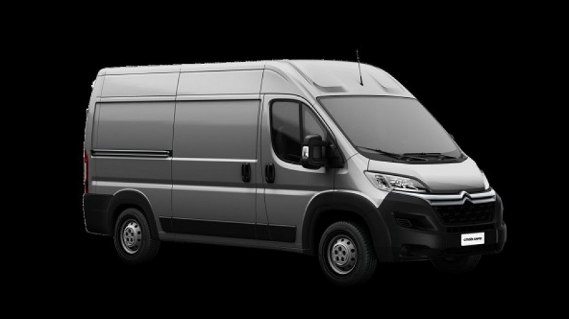 A versão Cargo está disponível com dois tamanhos de baú. 