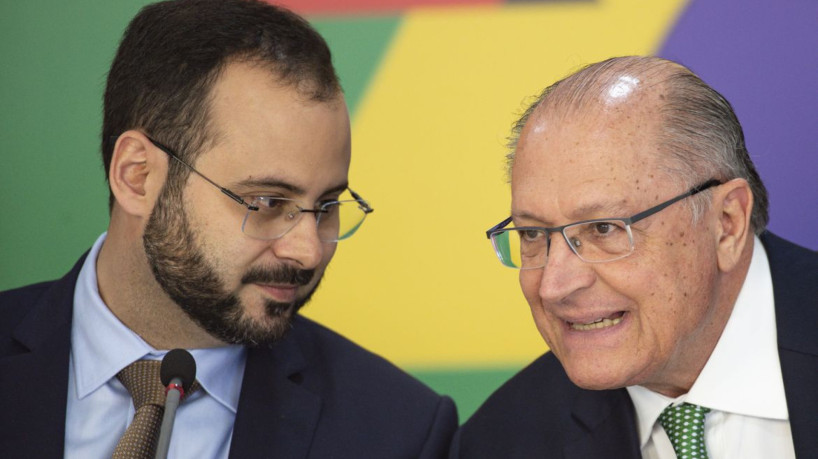 Brasília (DF), 23/08/2023 - O secretário-executivo do Conselhão, Paulo Pereira (e), e o presidente da República em exercício, Geraldo Alckmin (d), durante instalação do grupo de trabalho Primeira Infância do Conselho de Desenvolvimento Econômico Social Sustentável (CDESS). Foto: Marcelo Camargo/Agência Brasil