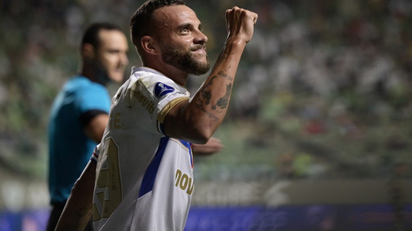 Guilherme comemora gol no jogo América-MG x Fortaleza, no Independência, pela Copa Sul-Americana 2023