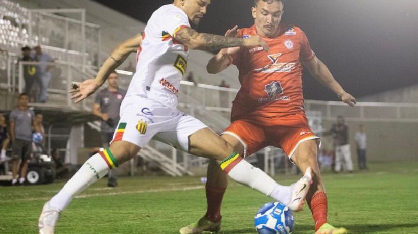 Tombense atua no Estádio Soares de Azevedo, em Muriaé (MG)