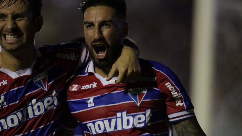 Lucero comemora gol no jogo Fortaleza x Coritiba, no PV, pelo Campeonato Brasileiro Série A 2023