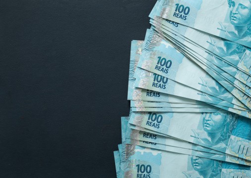 Arrecada&ccedil;&atilde;o de impostos no Cear&aacute; deve bater recorde em 2025, espera Sefaz
Foto de c&eacute;dulas de cem reais. 