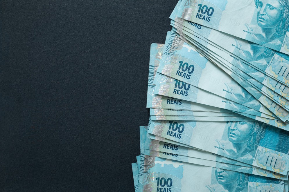 Arrecada&ccedil;&atilde;o de impostos no Cear&aacute; deve bater recorde em 2025, espera Sefaz
Foto de c&eacute;dulas de cem reais. 