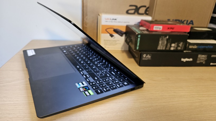 Samsung Galaxy Book3 Ultra tem tela extra fina como um dos maiores destaques de design