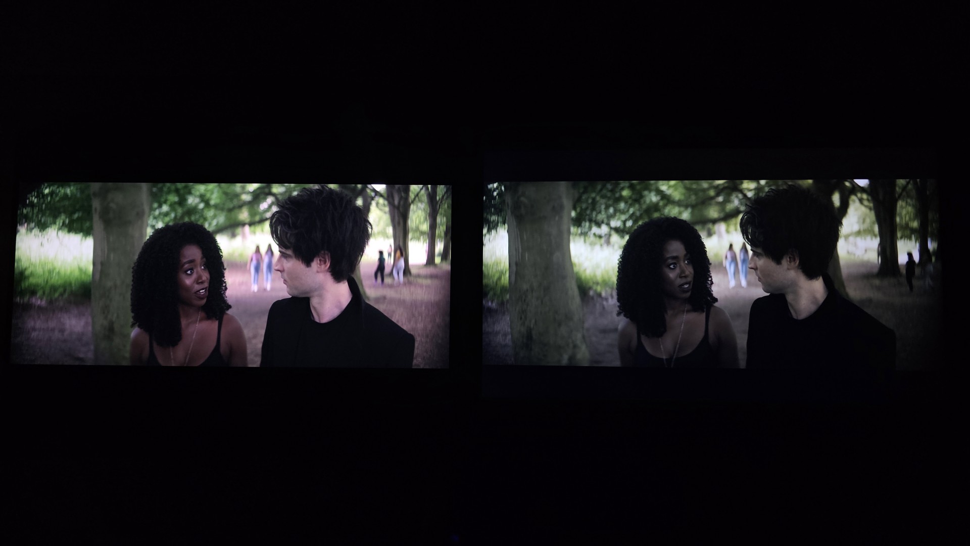 Comparativo de tela entre Samsung Galaxy Book3 Ultra (esquerda) e Acer Nitro 5 AN515-54 (direita)