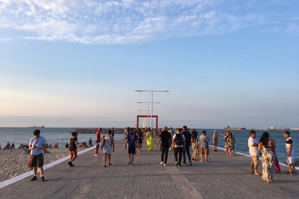 Movimentação no espigão do Náutico, na avenida Beira Mar. Os espigões são parte marcante do cartão-postal alencarino 