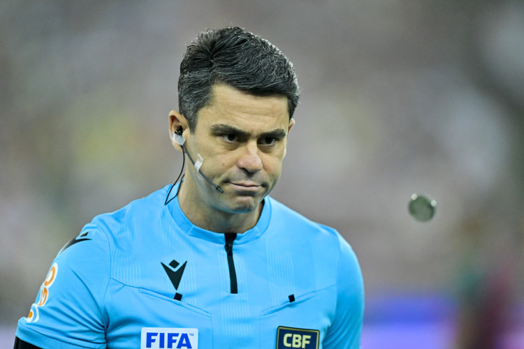 &Aacute;rbitro Fl&aacute;vio Rodrigues de Souza no jogo Fluminense x Am&eacute;rica-MG, no Maracan&atilde;, pelo Campeonato Brasileiro S&eacute;rie A 2023