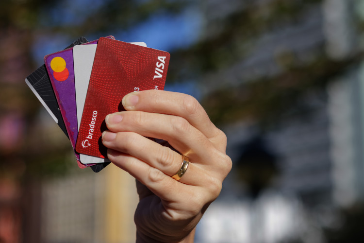 Nova regra foi aprovada pelo Conselho de Autorregulação da Febraban, sistema que reúne 25 bancos, incluindo as maiores instituições financeiras brasileiras
    