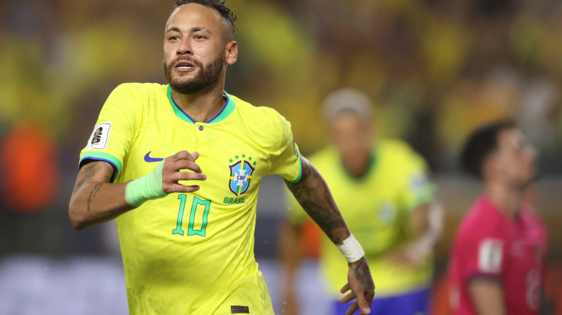 Neymar fecha 2022/23 como brasileiro com mais participações em gols nas  principais ligas, futebol internacional