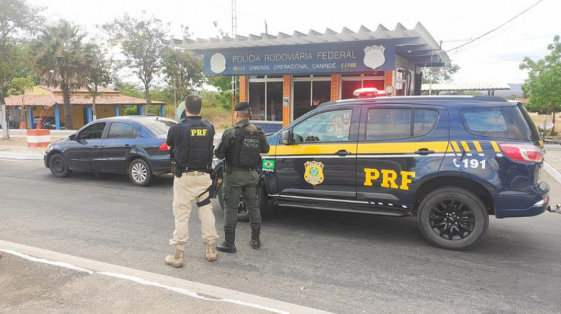 Polícia Rodoviária Federal (PRF), em conjunto com uma guarnição da Polícia Militar do Ceará (PMCE), prendeu três homens suspeitos em três homicídios no Maranhão