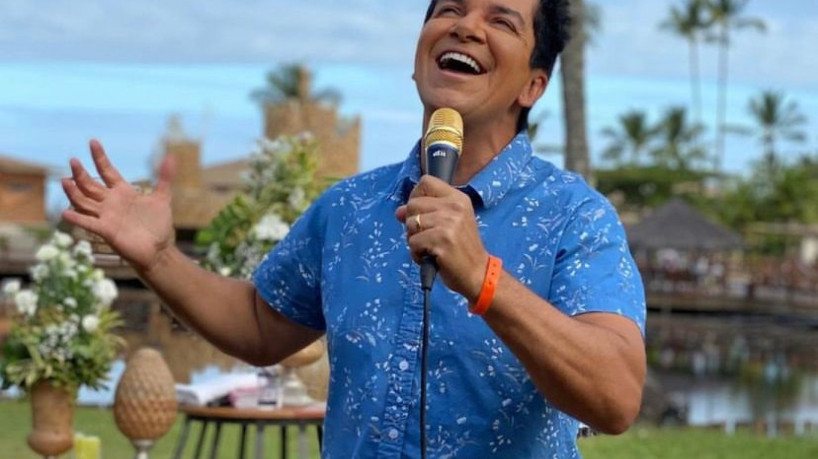 Cantor gospel Regis Danese segue em recupera&ccedil;&atilde;o em hospital; veja estado de sa&uacute;de e &uacute;ltimas not&iacute;ticias do artista