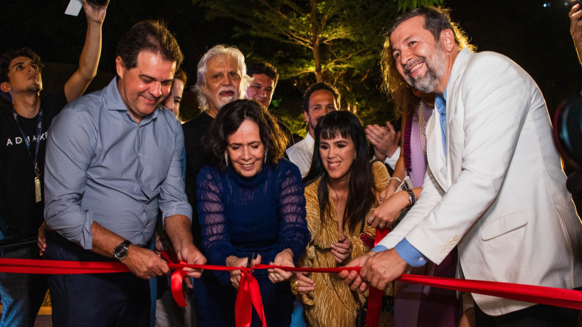 Governador em exercício, Evandro Leitão, Neuma Figueirêdo e vice-prefeito Élcio Batista na abertura da CasaCor