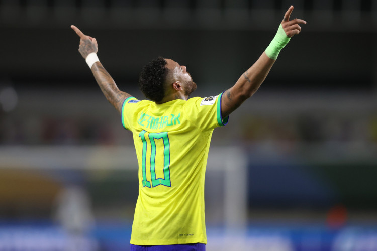 Atacante Neymar comemora gol no jogo Brasil x Bolívia, no Estádio Mangueirão, pelas Eliminatórias da Copa do Mundo