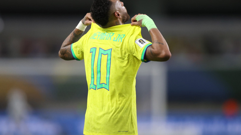 Atacante Neymar comemora gol no jogo Brasil x Bolívia, no Estádio Mangueirão, pelas Eliminatórias da Copa do Mundo 