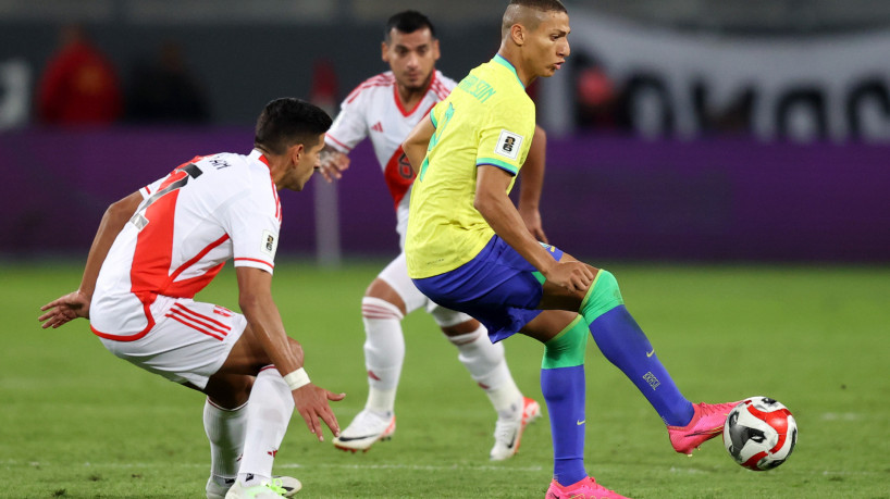 Atacante Richarlison durante partida contra o Peru, pelas eliminatórias da Copa