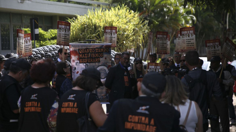 Brasília -  O Sindicato Nacional dos Auditores Fiscais do Trabalho (Sinait) realiza, como parte da semana nacional de combate ao trabalho escravo, ato de protesto para cobrar o cumprimento da sentença dos mandantes da Chacina de Unaí (MG), ocorrida há 14 anos.( José  Cruz/Agência Brasil)