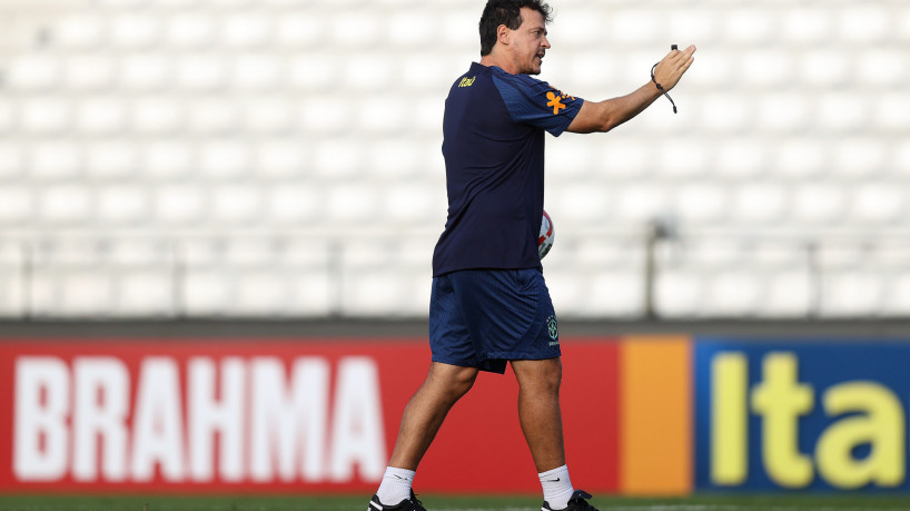 Técnico Fernando Diniz em treino da seleção brasileira no Estádio Alejandro Villanueva, em Lima, no Peru