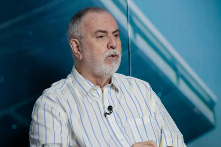 O jornalista S&eacute;rgio Ponte &eacute; quem comanda o programa As Frias do S&eacute;rgio, que acontece aos s&aacute;bados, a partir das 18 horas, na R&aacute;dio O POVO CBN