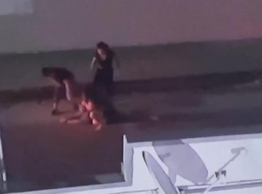 Câmeras de segurança flagraram a agressão de três mulheres contra uma jovem de 19 anos  