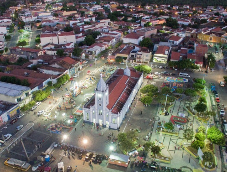 Imagem da Praça da Matriz de Reriutaba. O município completou 100 anos, e a Prefeitura está promovendo uma programação especial em comemoração ao aniversário da cidade 