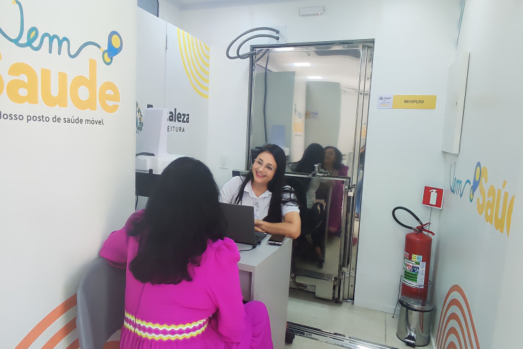 Três caminhões serão utilizados como postos de saúde a partir de outubro 