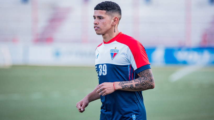 Atacante Machuca em treino do Fortaleza no Centro de Excelência Alcides Santos, no Pici