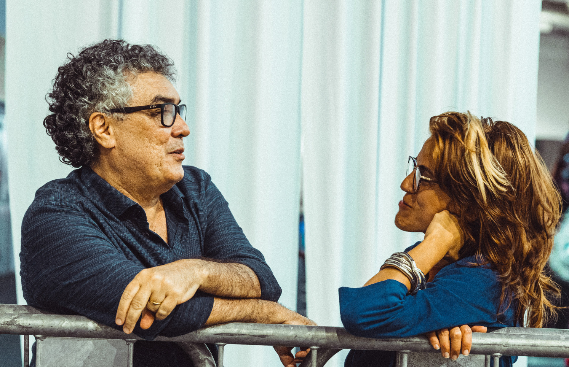 Escritor Flávio Paiva 
e a intérprete Luana Baptista (Foto: Renato Zerlotti/ Divulgação)