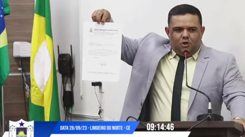 Vereador Cabo Rubem, o Rubinho, ameaçou renunciar ao mandato caso o prefeito José Maria Lucena atendesse a uma chamada de vídeo durante sessão da Câmara em Limoeiro do Norte