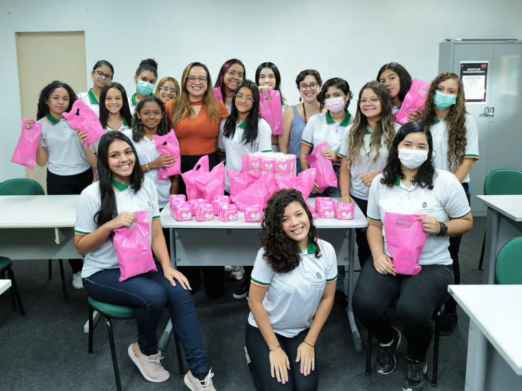 Além da entrega de absorventes realizadas nas escola, também são realizadas ações de conscientização Além da entrega de absorventes realizadas nas escola, também são realizadas ações de conscientização