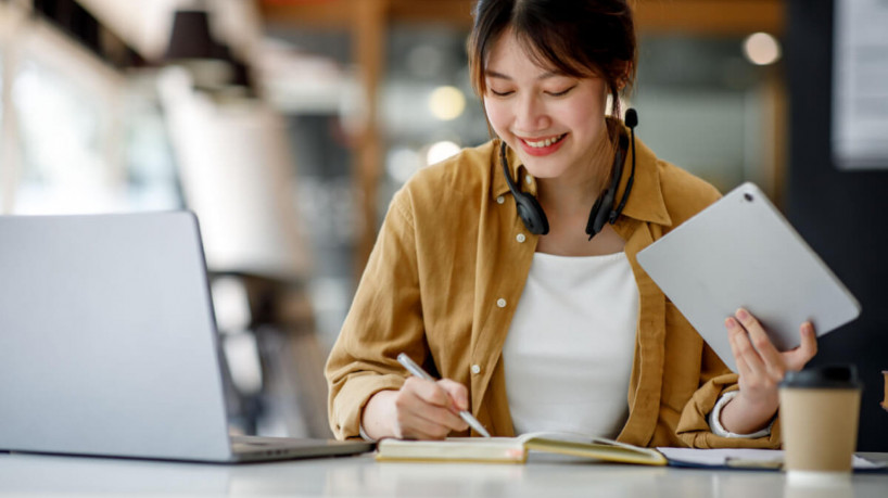 Confira em quais casos a vírgula não deve ser usada (Imagem: David Gyung | Shutterstock)