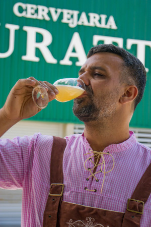 FORTALEZA, CEAR&Aacute;, BRASIL, 03-10-2023: Comes