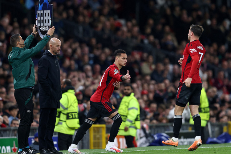 Atacante Antony no jogo Manchester United x Galatasaray, em Old Trafford, pela Champions League