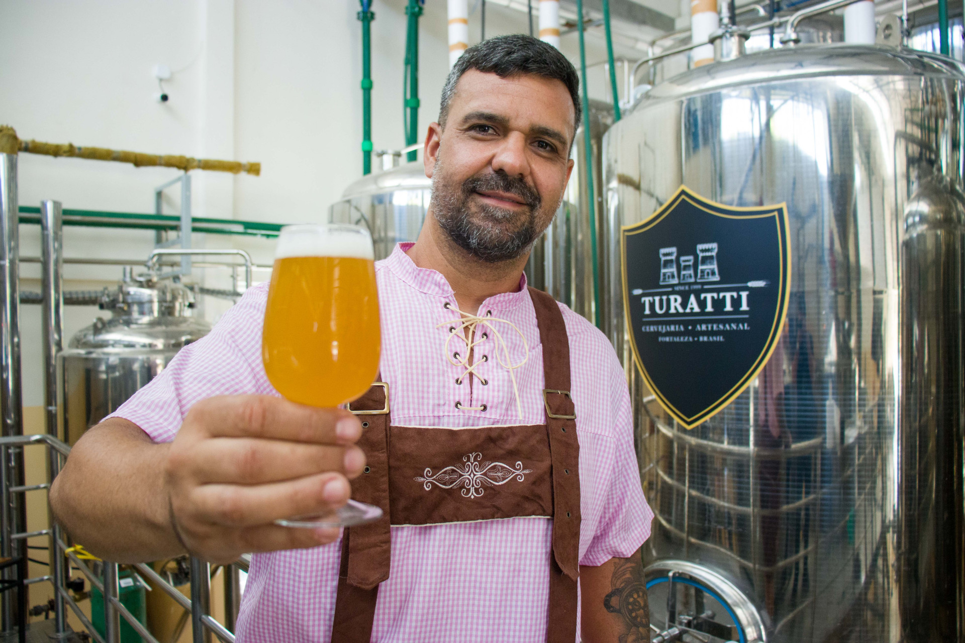 FORTALEZA, CEARÁ, BRASIL, 03-10-2023: Comes&Bebes celebra o Oktoberfest na Cervejaria Turatti. (Foto: Samuel Setubal)