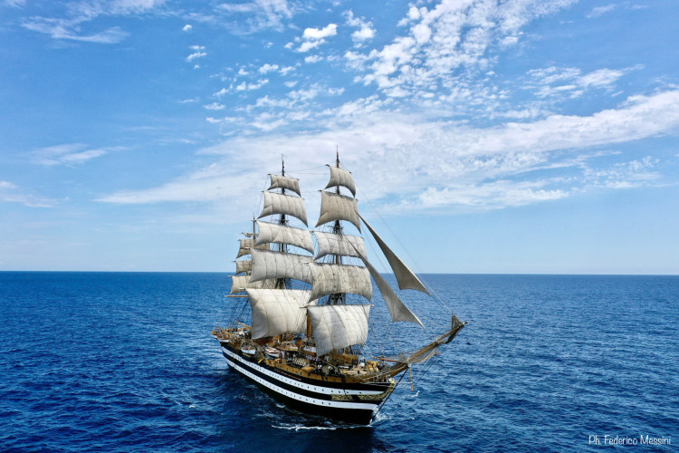 Navio considerado o mais bonito do mundo chegará em Fortaleza