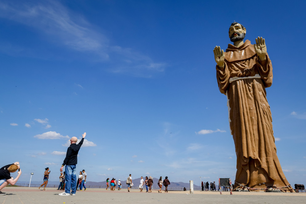 CANINDE-CE, BRASIL, 04-10-2023: Estatua de São Francisco. Festa de São Francisco de Canindé, festejo de São Francisco, missa solete com Dom José Anotonio Tosi. (Foto: Aurelio Alves/O Povo)