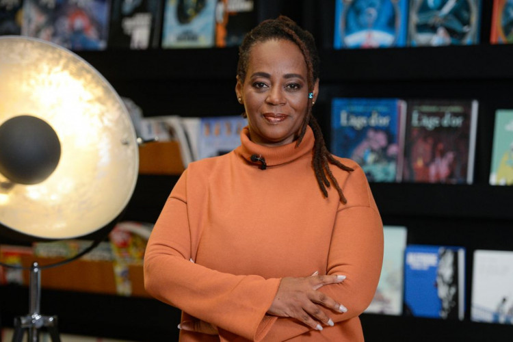 Rio de Janeiro (RJ), 04/10/2023 – A escritora e apresentadora Eliane Cruz durante gravação do programa Trilha das Letras, da TV Brasil. Foto: Tomaz Silva/Agência Brasil