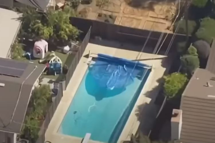 Duas crianças de um ano morrem afogadas em piscina de creche.