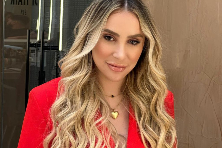 ￼JANAÍNA afirma que sofreu mutilações em razão dos procedimentos cirúrgicos 