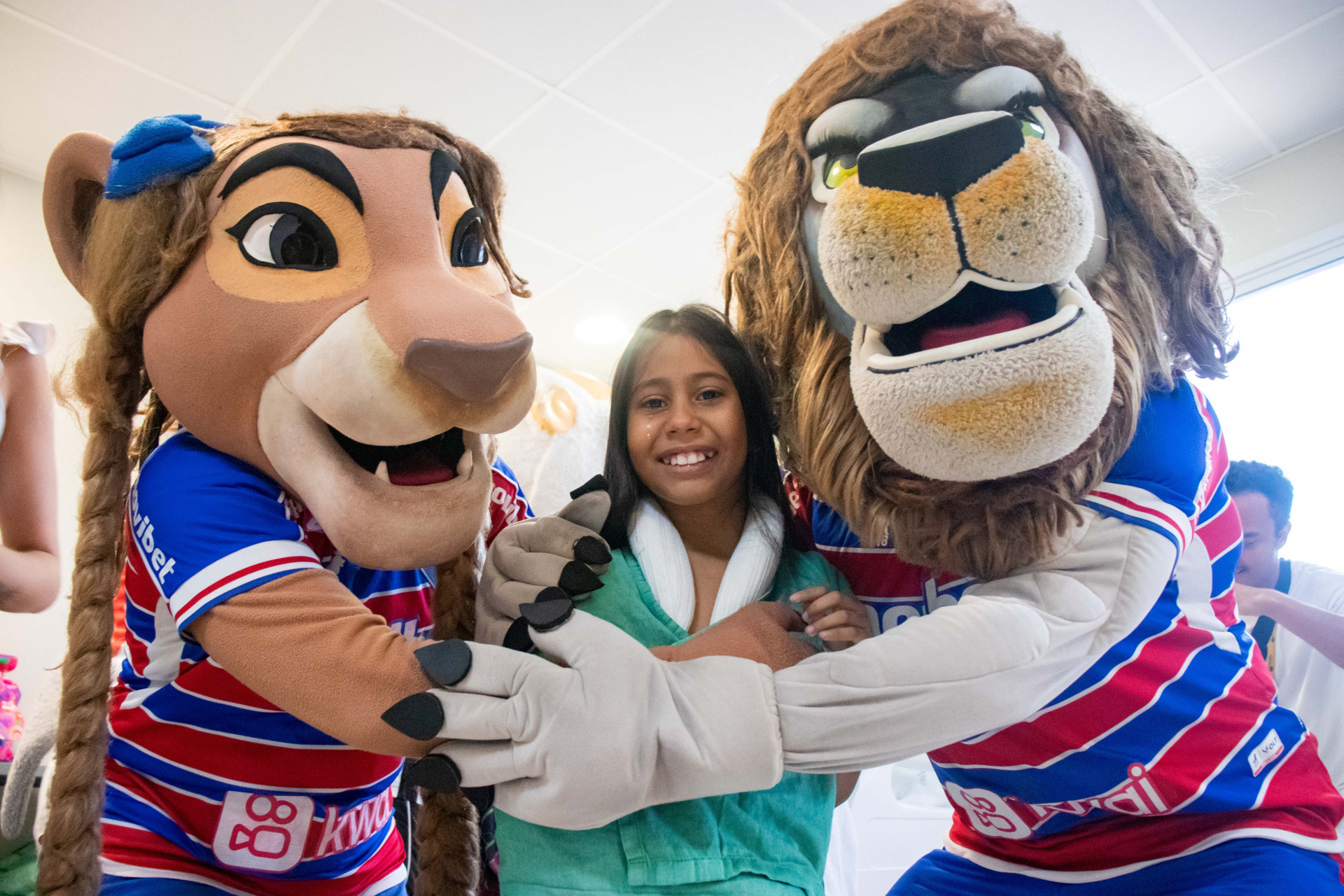 FORTALEZA, CEARÁ, BRASIL, 11-10-2023: Mascotes de times de futebol fazem a Semana da Criança no Hospital IJF. (Foto: Samuel Setubal/ O Povo)