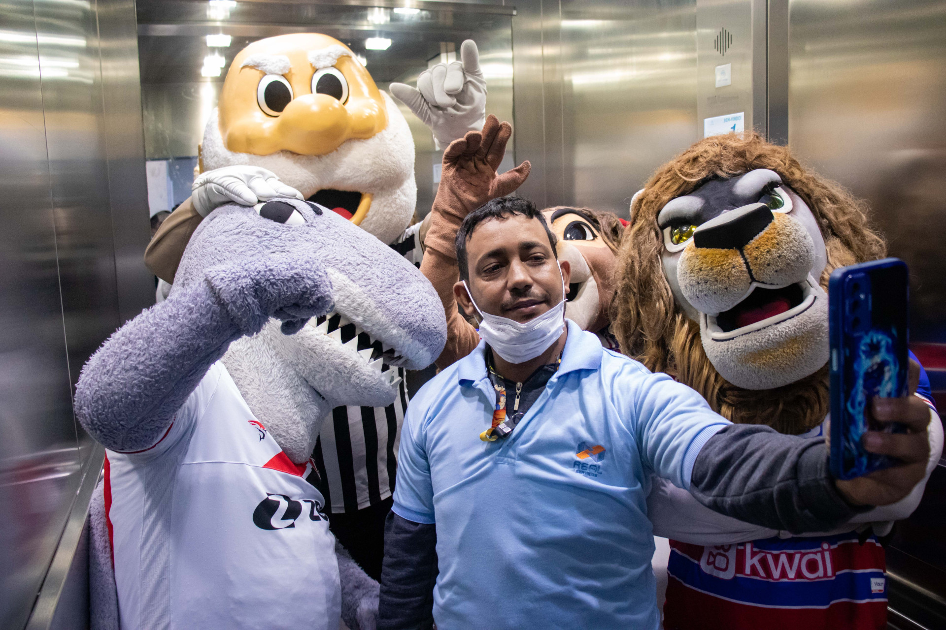 FORTALEZA, CEARÁ, BRASIL, 11-10-2023: Mascotes de times de futebol fazem a Semana da Criança no Hospital IJF. (Foto: Samuel Setubal/ O Povo)