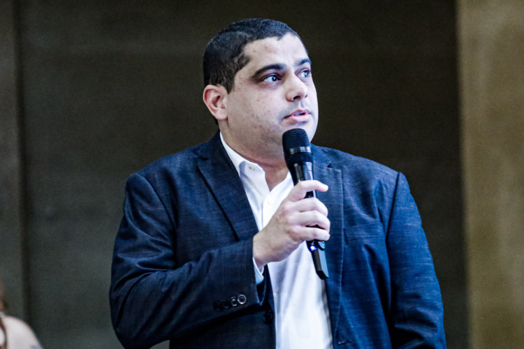 Mauro Carmélio Neto, vice-presidente da Federação Cearense de Futebol (FCF), durante o lançamento do Campeonato Cearense 2024