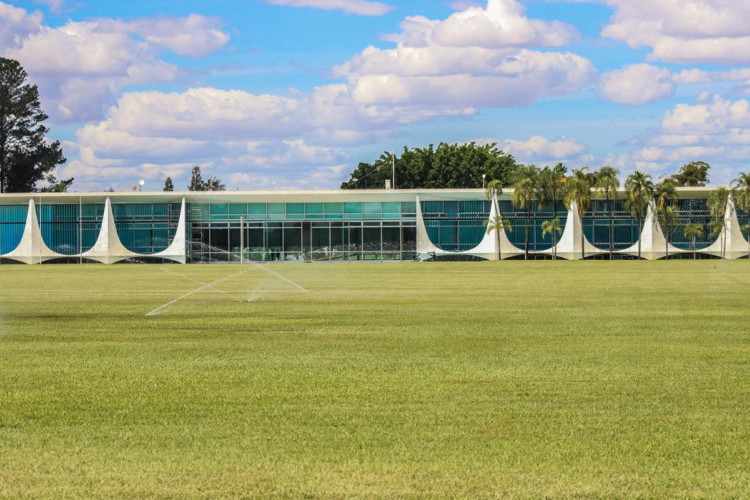 A lei or&ccedil;ament&aacute;ria foi sancionada com diversos vetos.