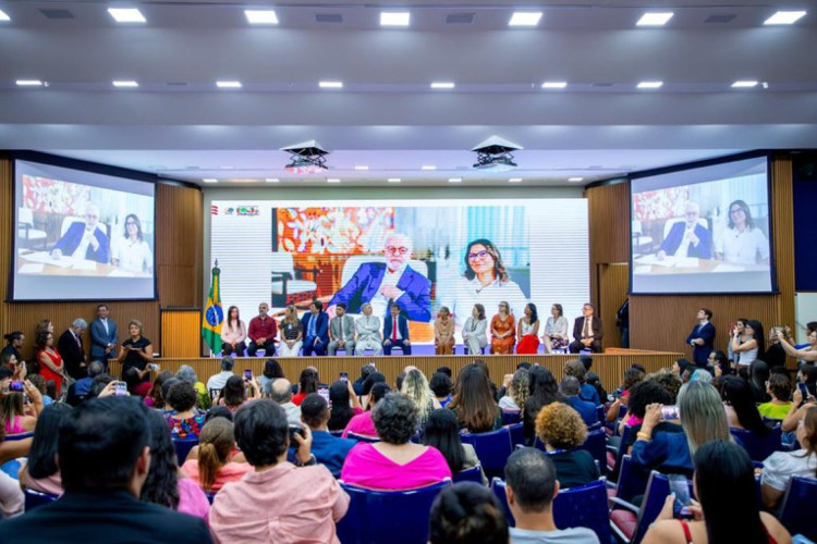 Presidente Lula participa de evento em celebração dos 20 anos do Bolsa Família