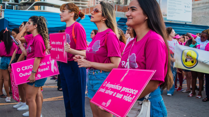 Caminhada Rosa reuniu homens e mulheres para conscientizar sobre c&acirc;ncer de mama