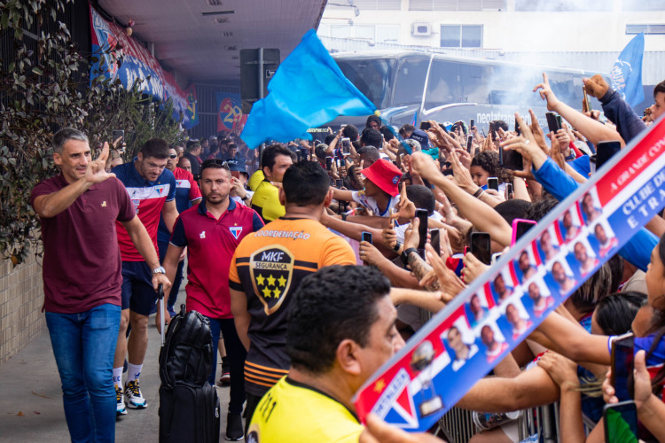 Vojvoda (esq.) se emocionou com a mobilização tricolor