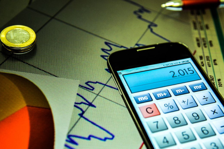 Prévia da inflação oficial fica em 0,21% em outubro, informa IBGE