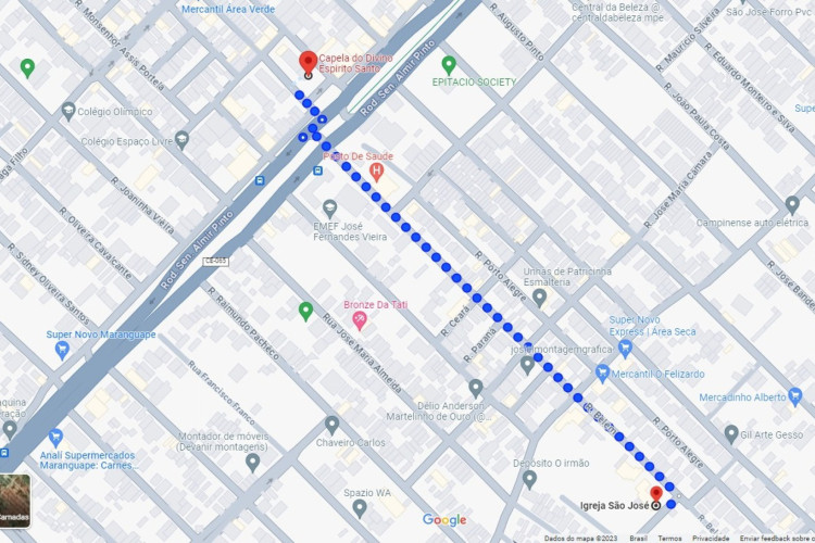 Dist&acirc;ncia entre a capela do Divino Esp&iacute;rito Santo e a Igreja de S&atilde;o Jos&eacute;, em Maranguape, separadas pela rodovia Senador Almino. A dist&acirc;ncia a p&eacute; dura dez minutos, mas o rep&oacute;rter foi orientado por um morador pr&oacute;ximo a n&atilde;o fazer o percurso: "melhor n&atilde;o"
