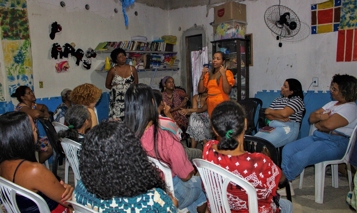 Evangélicos e pesquisadores buscam reduzir desinformação em periferias